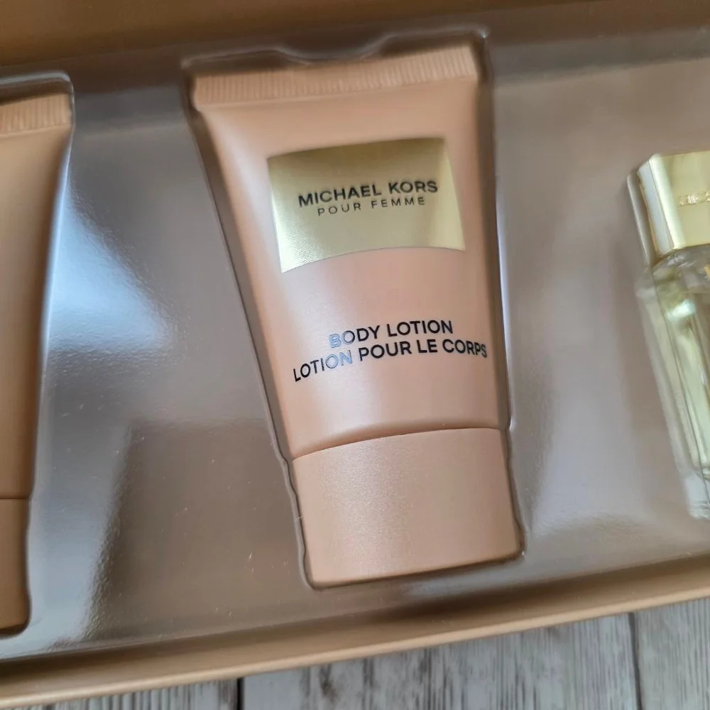 Michael Kors Pour Femme gift set